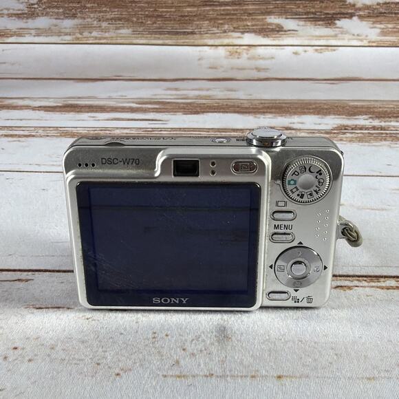 Sony Cyber-shot DSC-W70 7.2MP Digital Camera For Parts/Repair No Battery/Charger - Picture 3 of 6